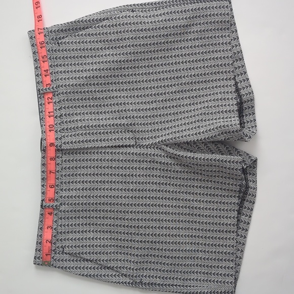 Banana Republic Tailored Shorts Black White 5" size 10 - Picture 7 of 7